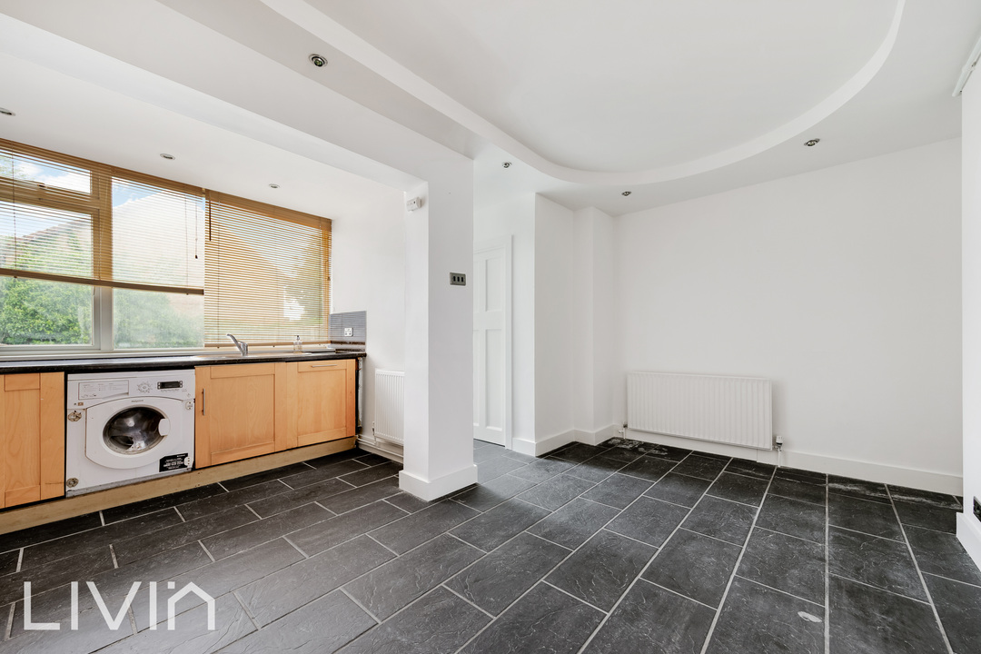 2 bed terraced house to rent in Coldharbour Road, Croydon 6