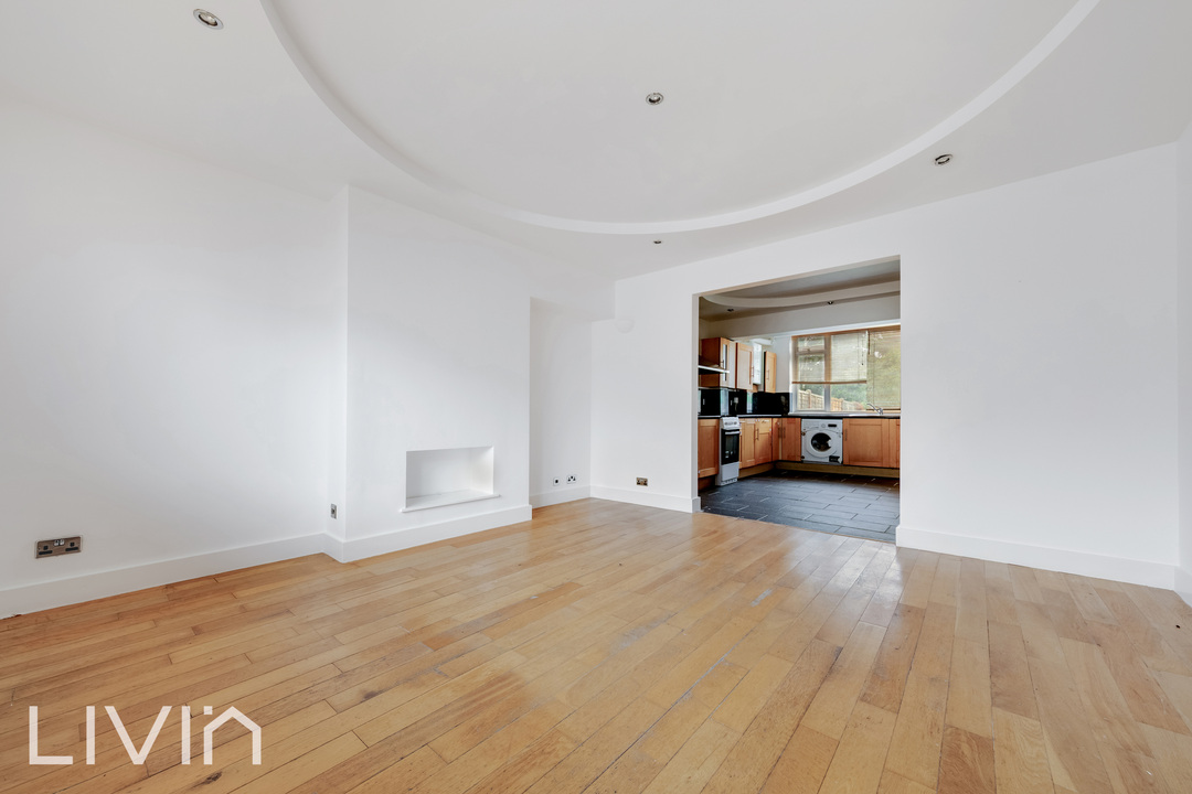 2 bed terraced house to rent in Coldharbour Road, Croydon 2