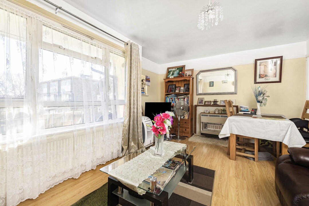 2 bed apartment for sale in Selhurst Place, London  - Property Image 6
