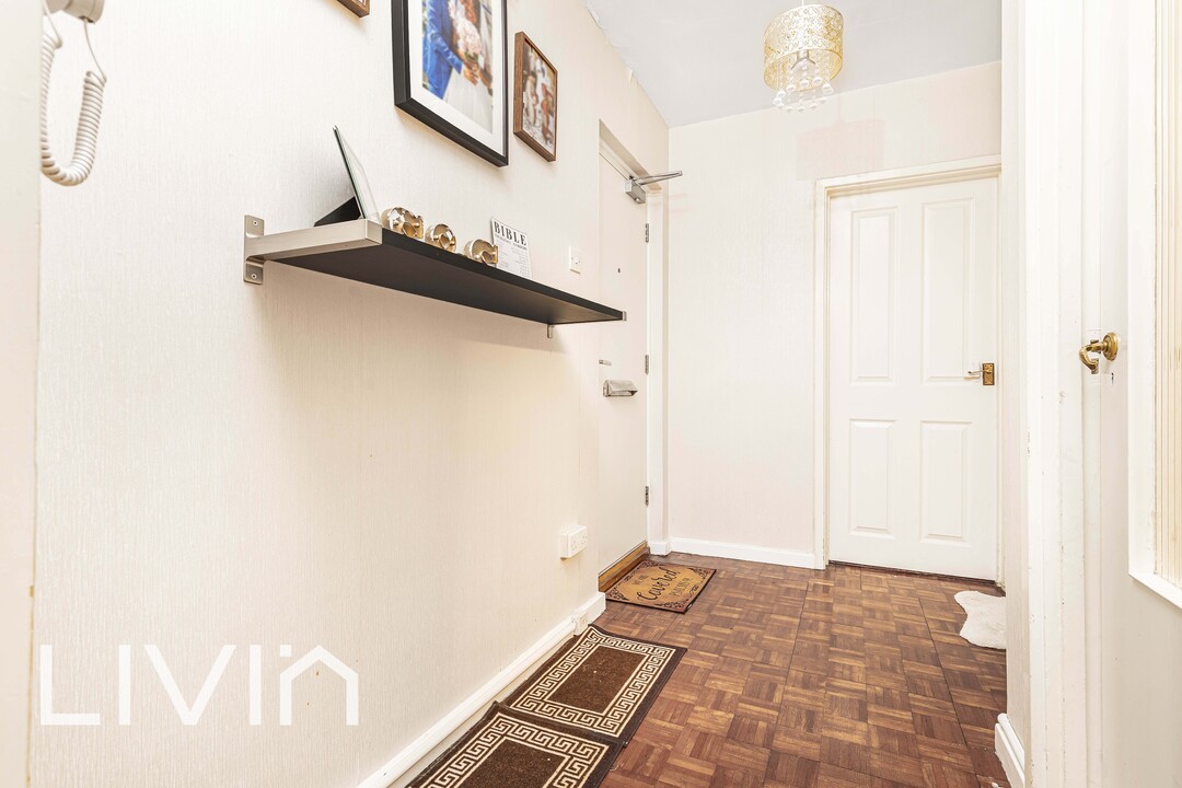 2 bed apartment for sale in Wickham Road, Croydon  - Property Image 2