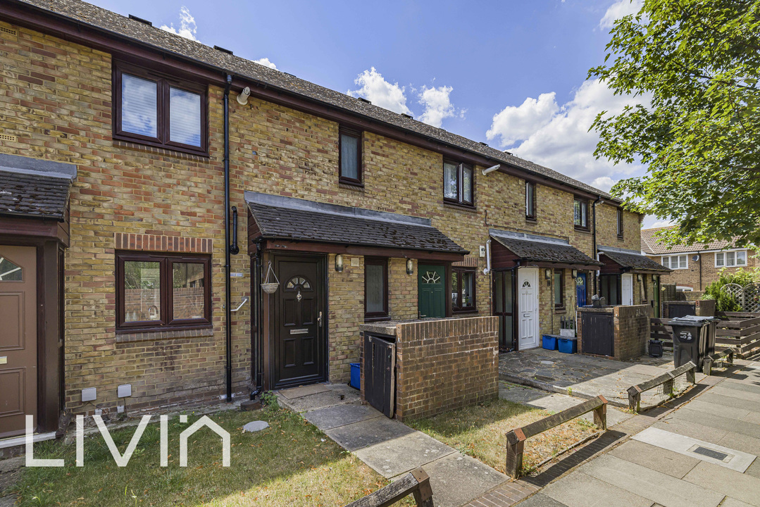 1 bed apartment for sale in Torrington Square, Croydon  - Property Image 1