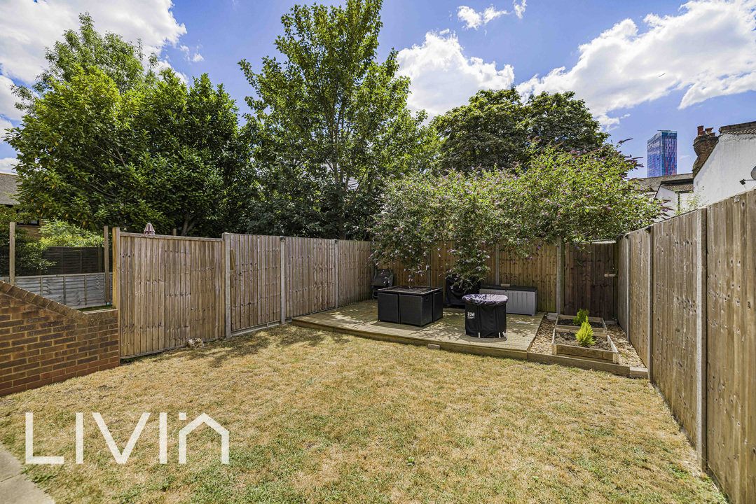 1 bed apartment for sale in Torrington Square, Croydon 1