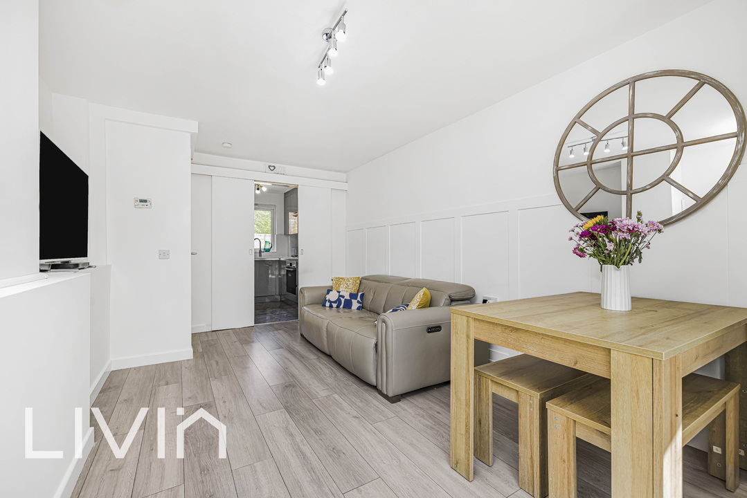 1 bed apartment for sale in Torrington Square, Croydon 7