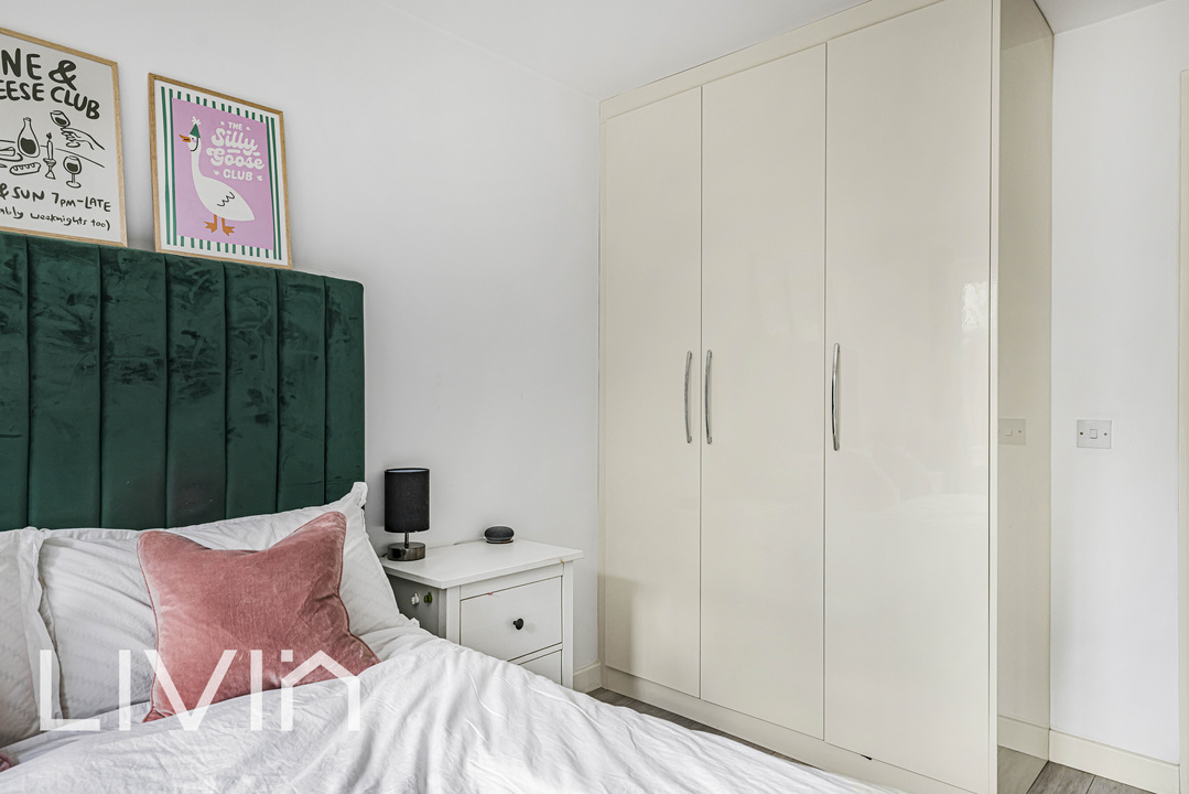 1 bed apartment for sale in Torrington Square, Croydon 9