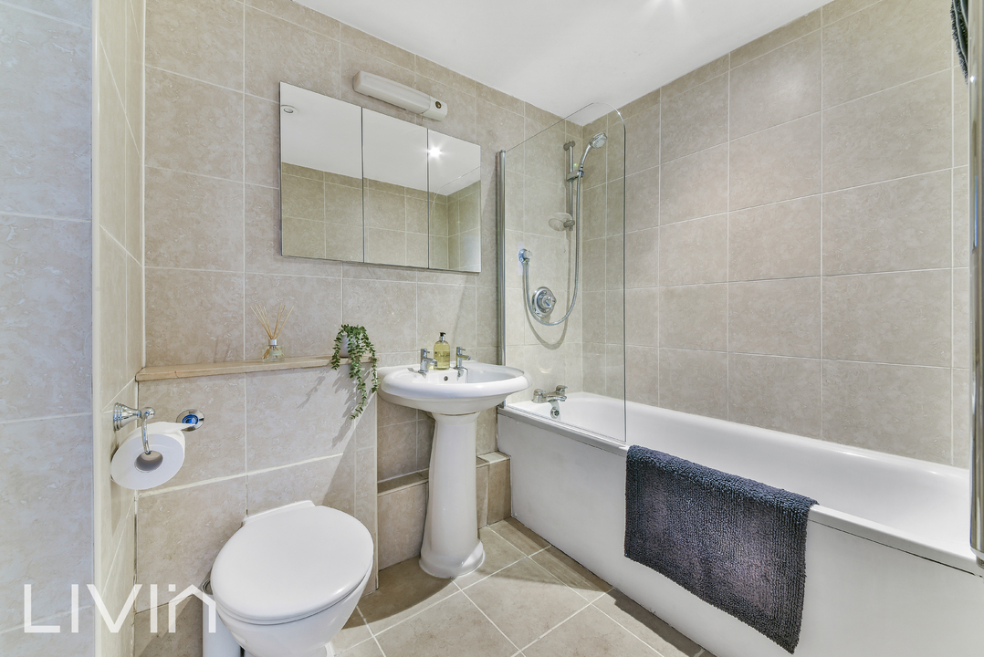 2 bed apartment for sale in Streatham Hill, London  - Property Image 9