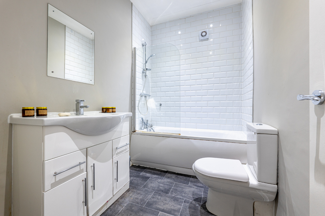 1 bed apartment for sale in Southbridge Road, Croydon 6