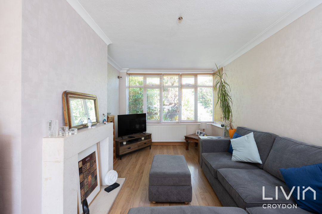 3 bed terraced house for sale in Canham Road, London  - Property Image 4