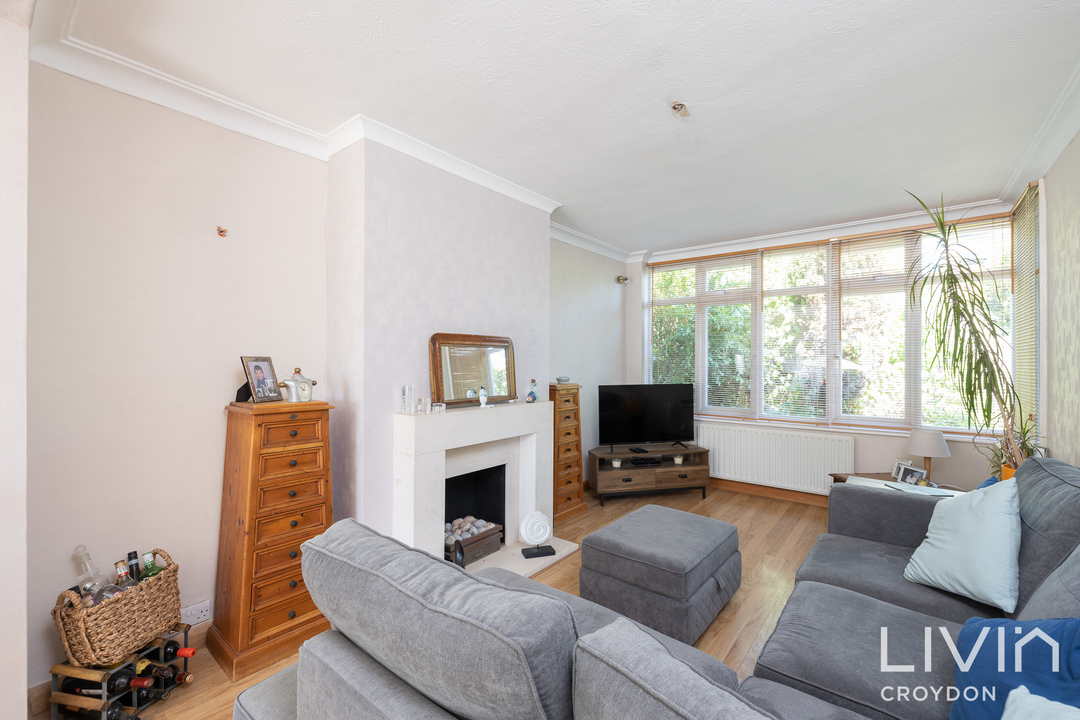 3 bed terraced house for sale in Canham Road, London  - Property Image 6