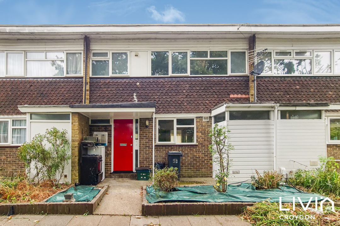 3 bed terraced house to rent in Bracewood Gardens, Croydon - Property Image 1