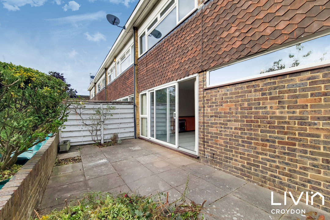 3 bed terraced house to rent in Bracewood Gardens, Croydon  - Property Image 6