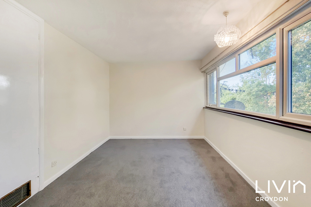 3 bed terraced house to rent in Bracewood Gardens, Croydon 7