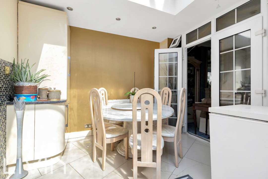 4 bed terraced house for sale in Fairlands Avenue, Thornton Heath  - Property Image 8