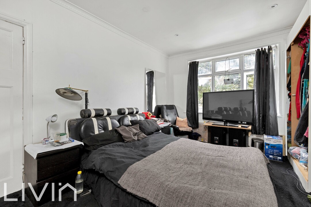 4 bed terraced house for sale in Fairlands Avenue, Thornton Heath  - Property Image 10