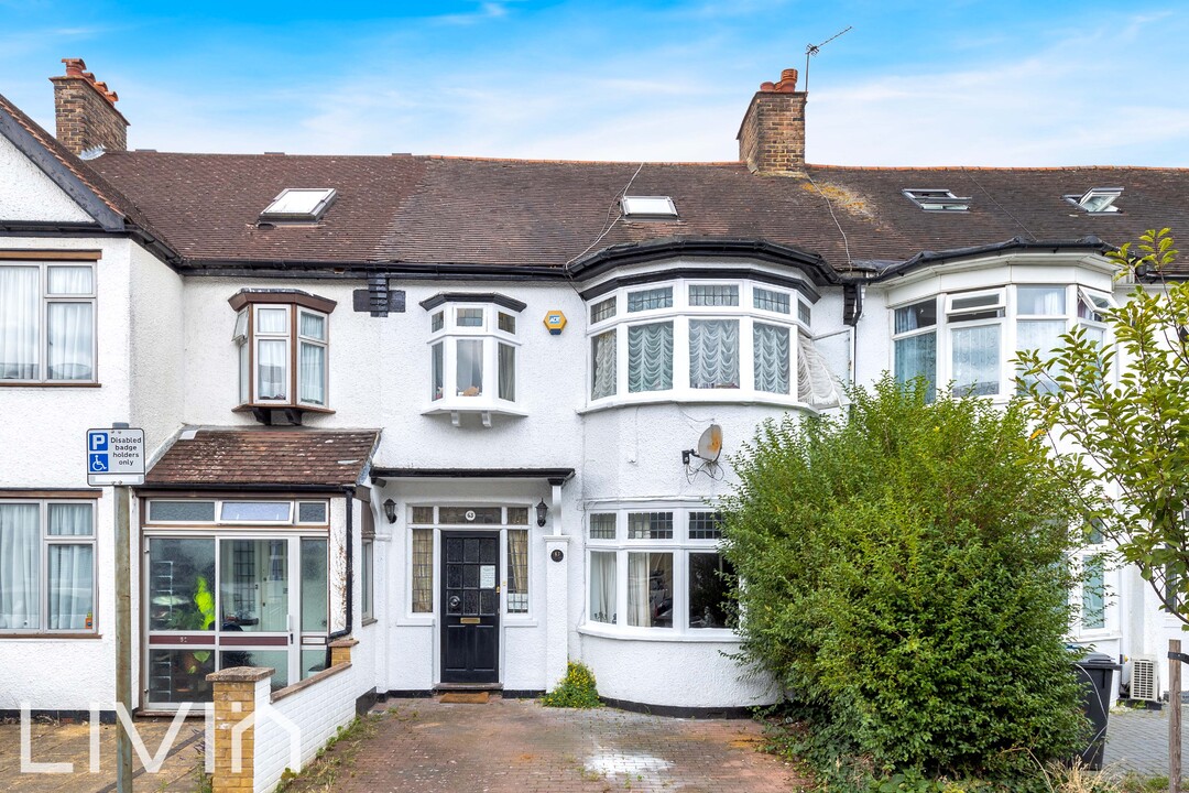 4 bed terraced house for sale in Fairlands Avenue, Thornton Heath  - Property Image 1