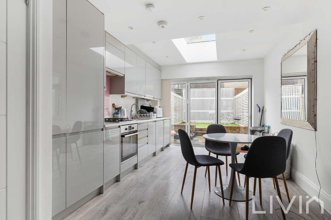 1 bed terraced house for sale in Lamberts Place, Croydon  - Property Image 1