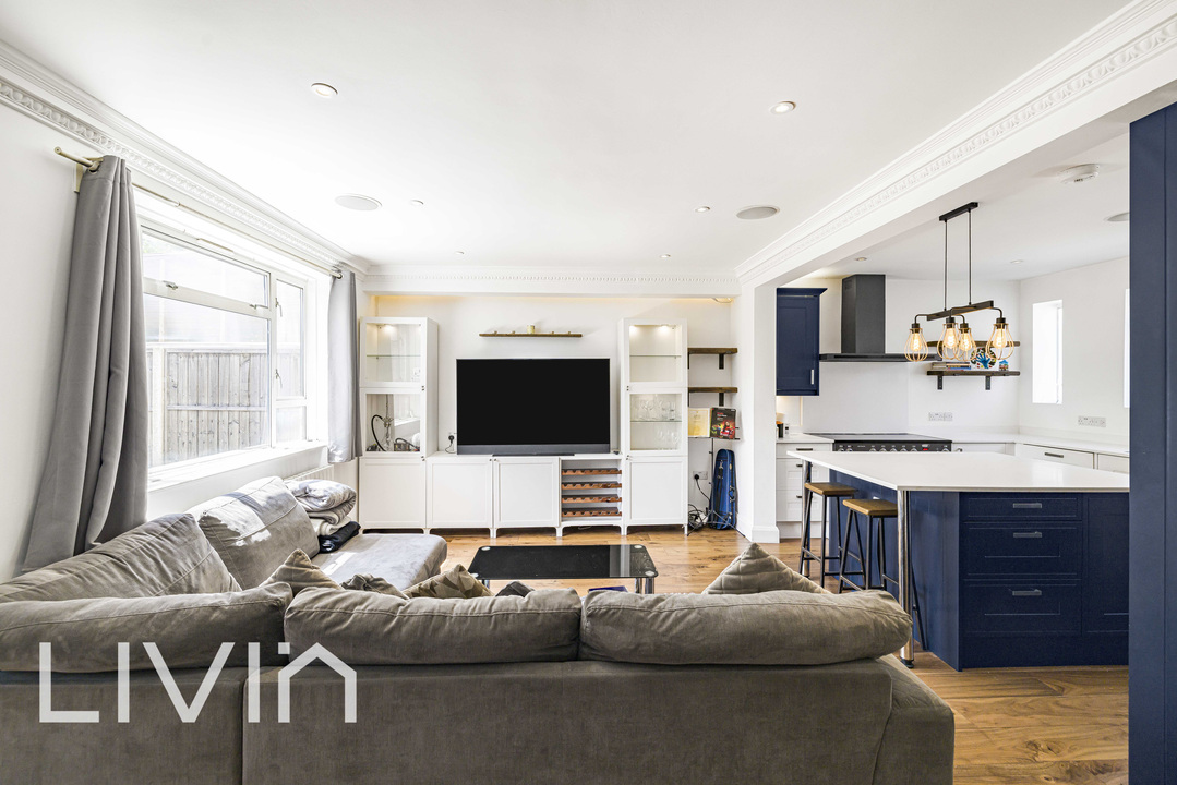 4 bed terraced house for sale in Crown Dale, London  - Property Image 6