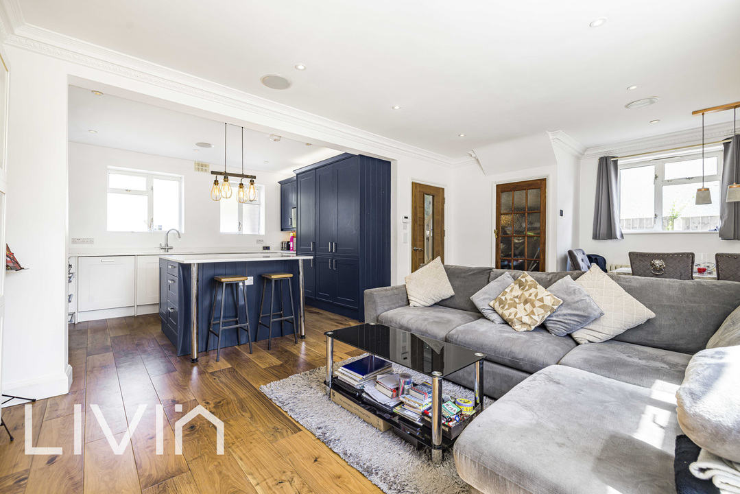 4 bed terraced house for sale in Crown Dale, London  - Property Image 7