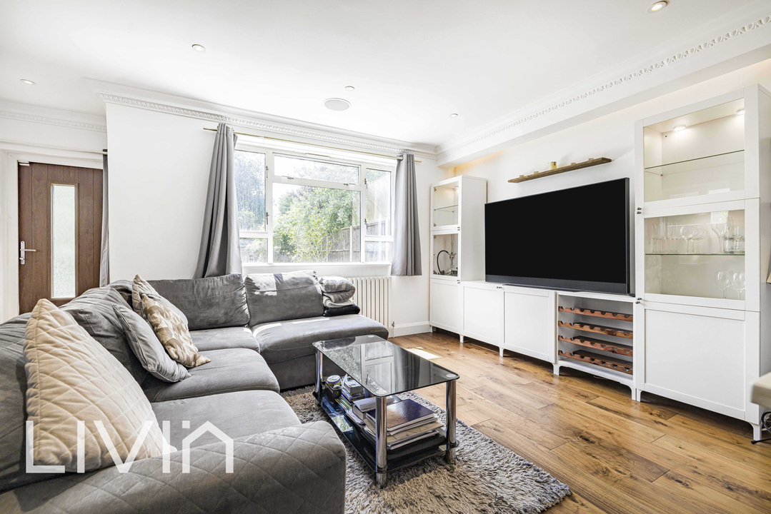 4 bed terraced house for sale in Crown Dale, London  - Property Image 4