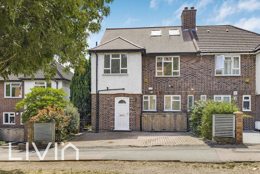 4 bed terraced house for sale in Crown Dale, London  - Property Image 5