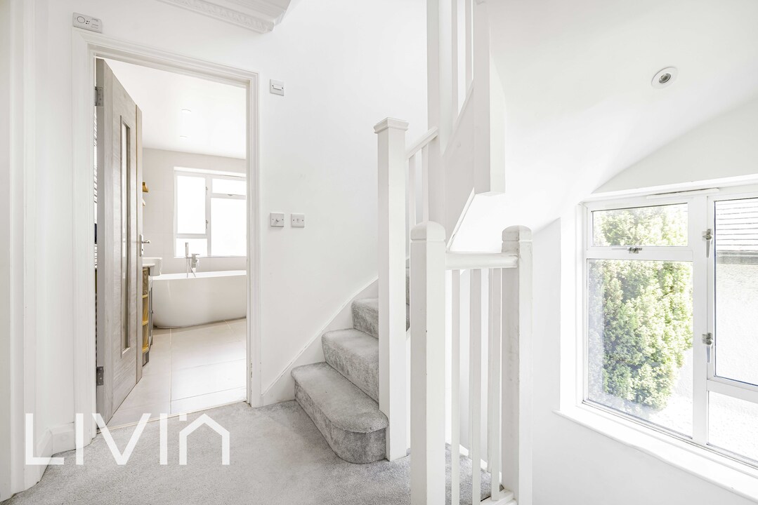 4 bed terraced house for sale in Crown Dale, London  - Property Image 11