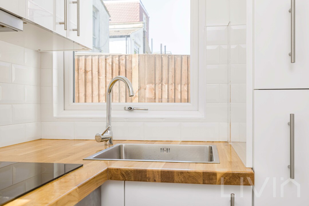 3 bed detached house for sale in Fullerton Road, Croydon 8