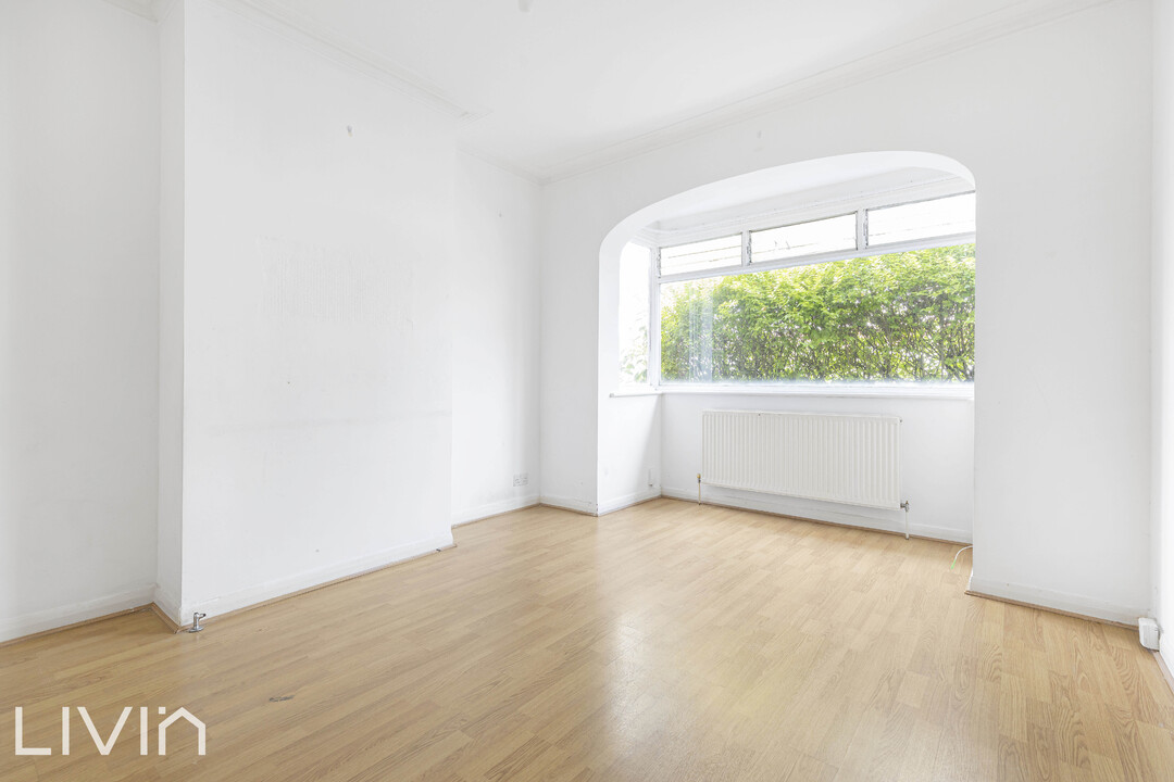 3 bed terraced house for sale in Torridge Road, Thornton Heath  - Property Image 2