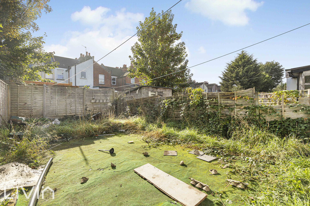 3 bed terraced house for sale in Torridge Road, Thornton Heath  - Property Image 5