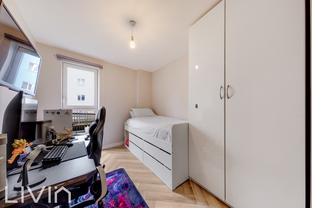 2 bed apartment for sale in Palladian Court, Croydon 9