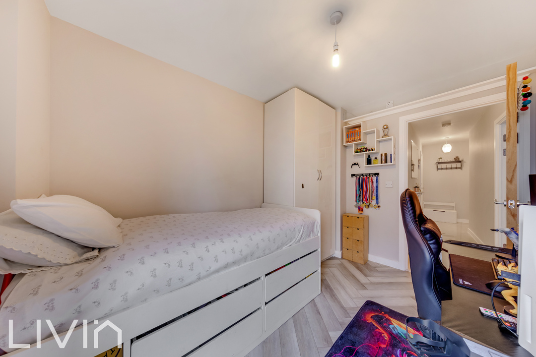 2 bed apartment for sale in Palladian Court, Croydon 8