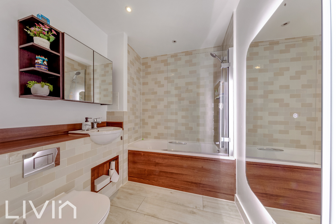 2 bed apartment for sale in Palladian Court, Croydon 10