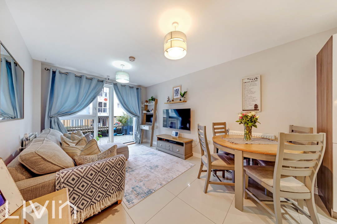 2 bed apartment for sale in Palladian Court, Croydon 5