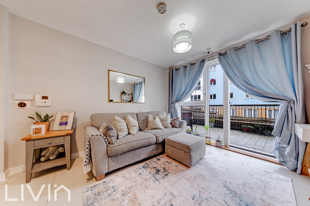 2 bed apartment for sale in Palladian Court, Croydon 4