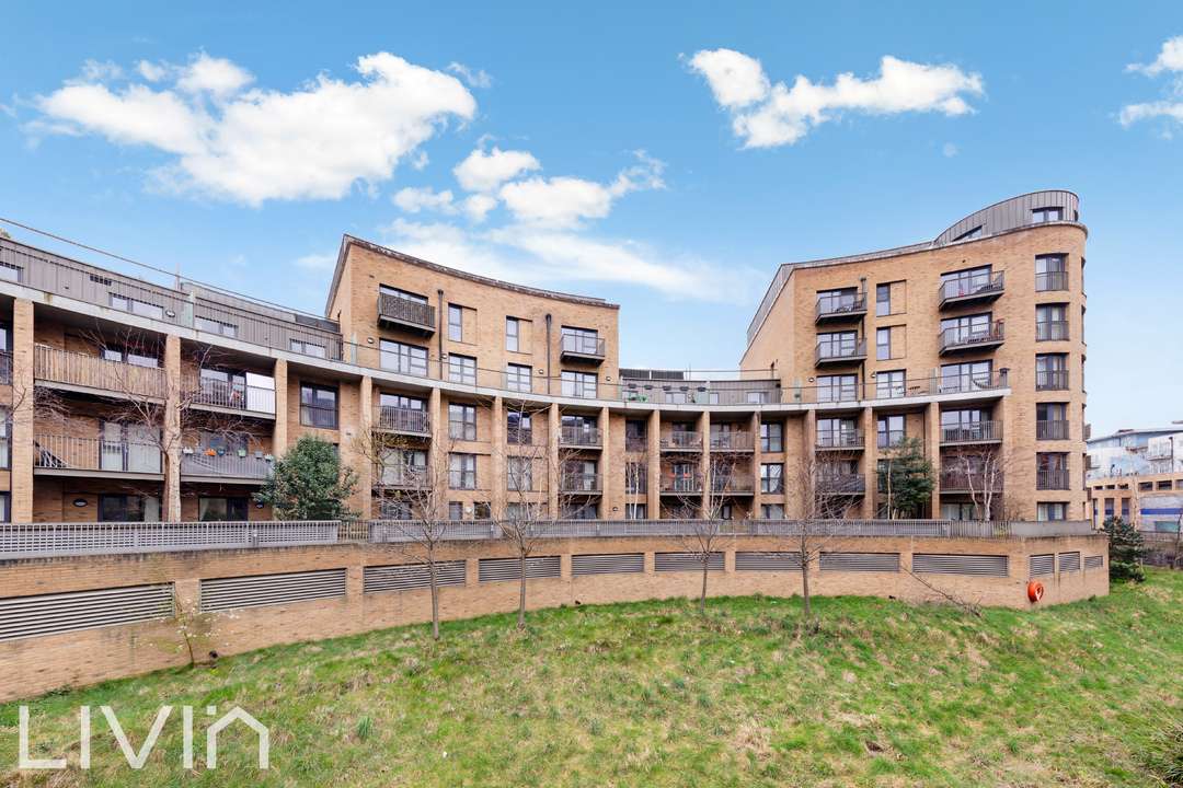 2 bed apartment for sale in Palladian Court, Croydon 2