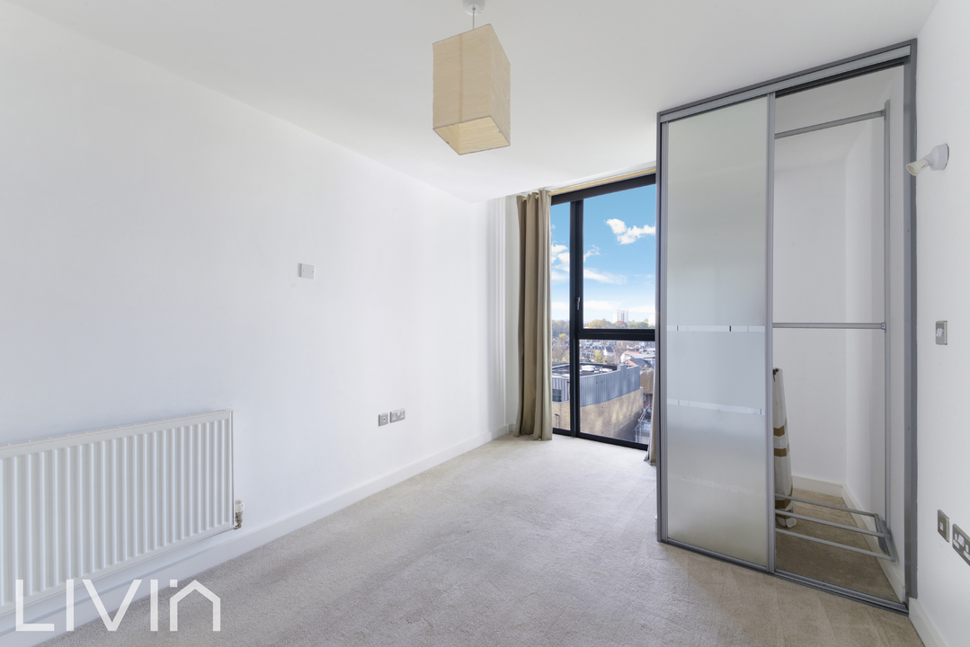 1 bed apartment to rent in Masons Avenue, Croydon 7