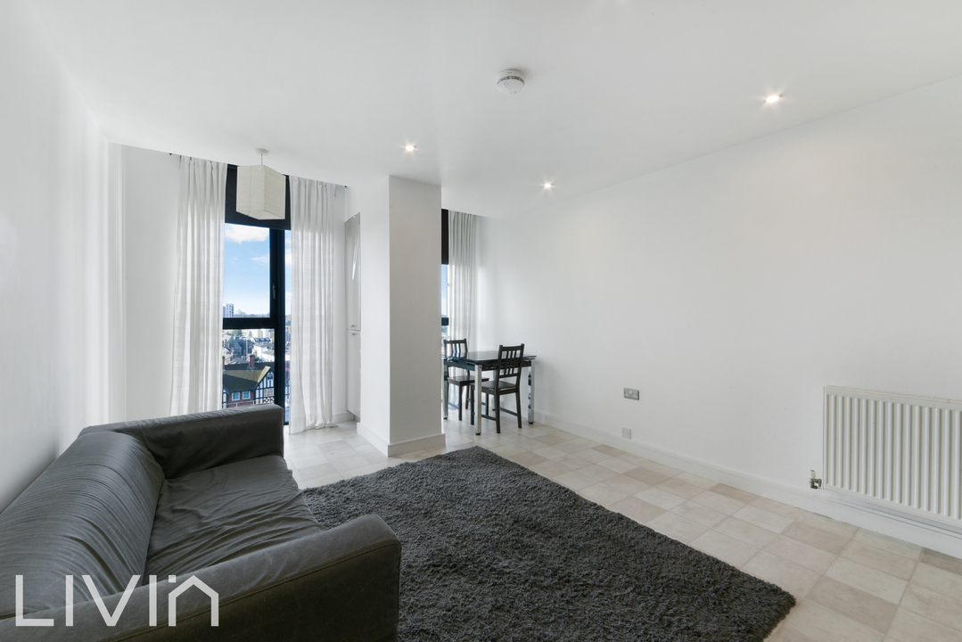 1 bed apartment to rent in Masons Avenue, Croydon 2