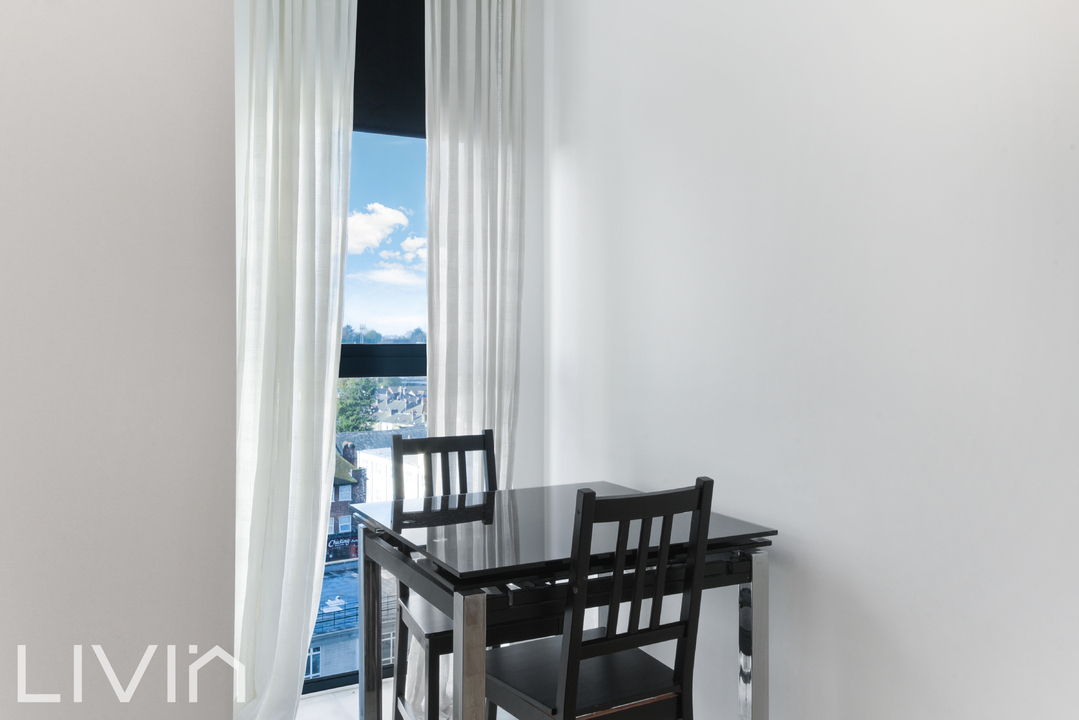 1 bed apartment to rent in Masons Avenue, Croydon 3