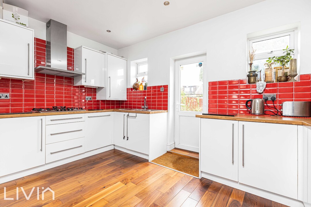 3 bed terraced house for sale in Beverstone Road, Thornton Heath  - Property Image 8