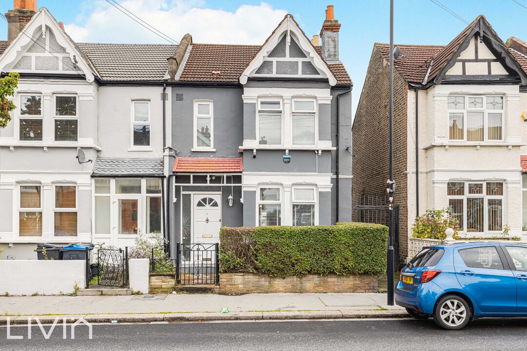 3 bed terraced house for sale in Beverstone Road, Thornton Heath  - Property Image 1