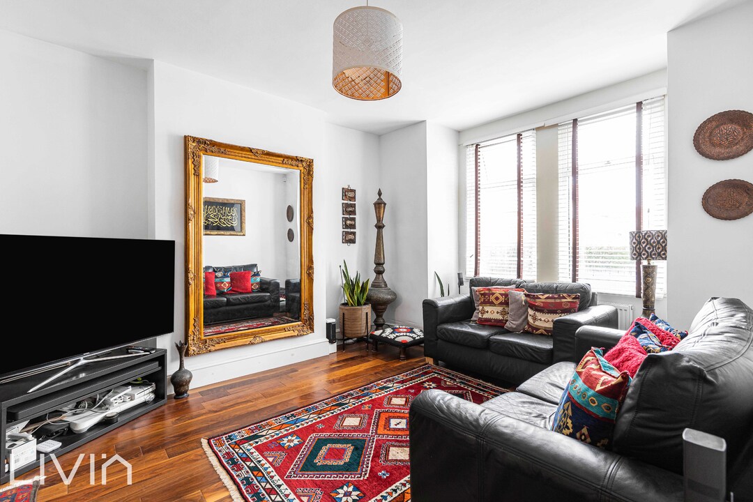 3 bed terraced house for sale in Beverstone Road, Thornton Heath 2