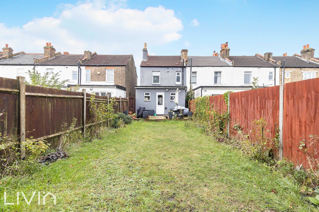 3 bed terraced house for sale in Beverstone Road, Thornton Heath 9