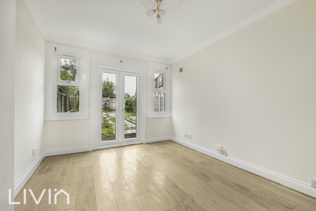 2 bed apartment for sale, Crystal Palace  - Property Image 8