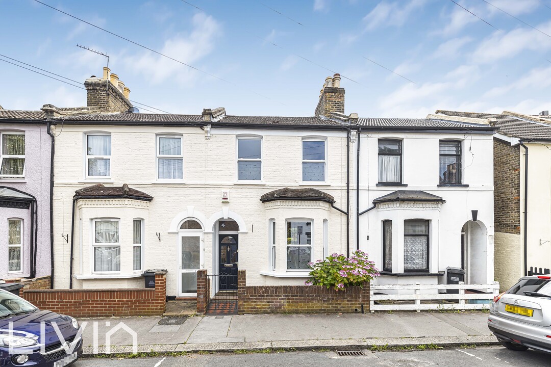 3 bed terraced house for sale in Warren Road, Croydon  - Property Image 1