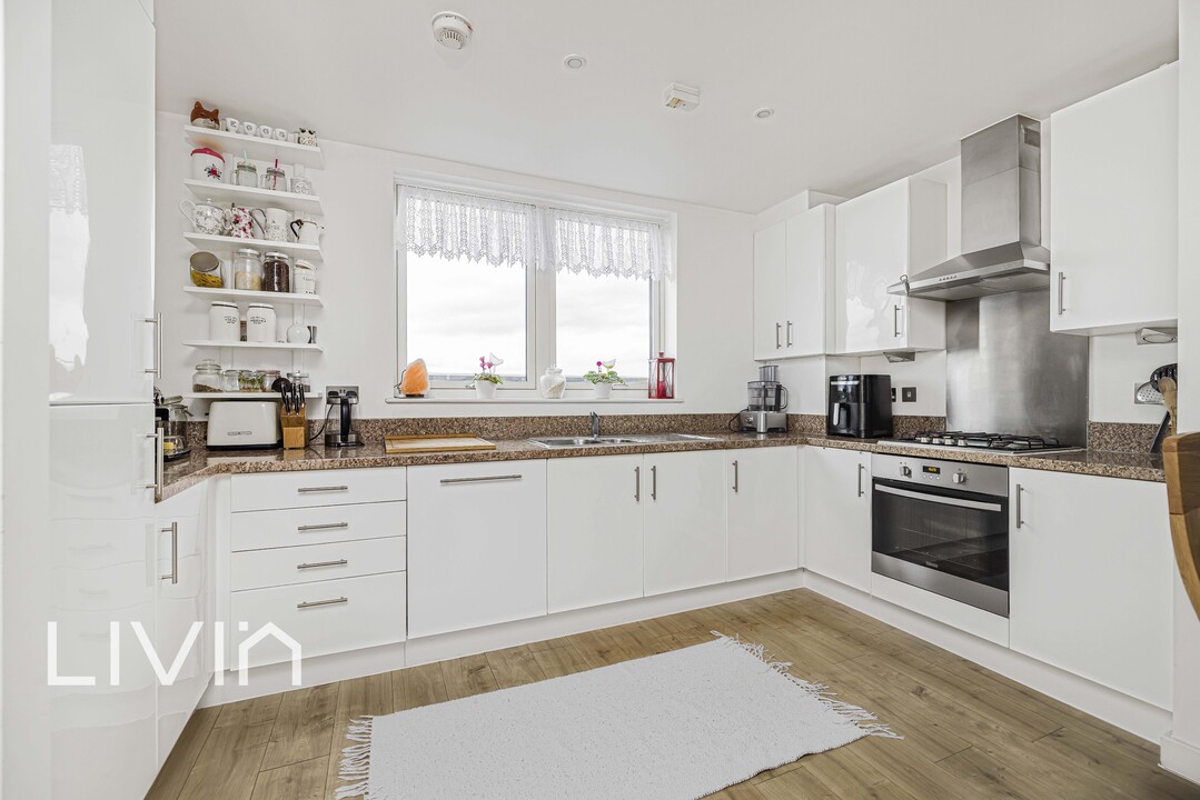 2 bed apartment to rent in Hogarth Crescent, Croydon 3