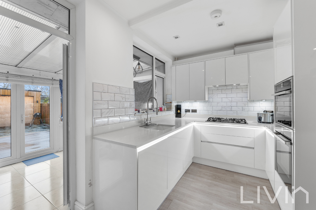 3 bed end of terrace house for sale in Northway Road, Croydon 17