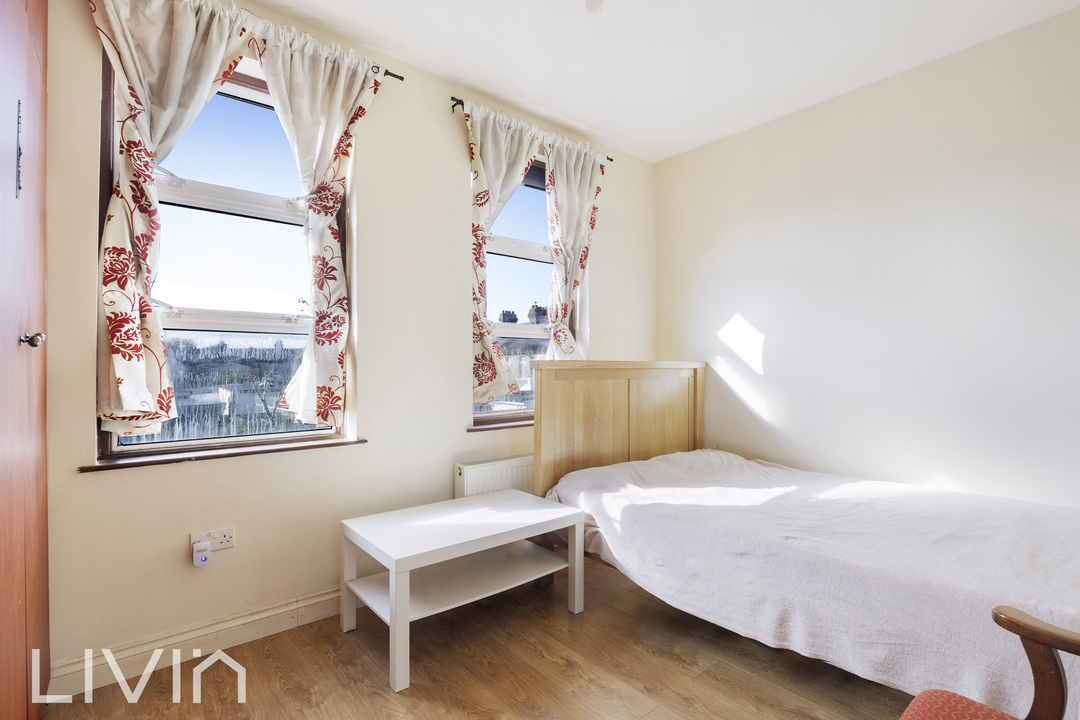 2 bed house for sale in Pemdevon Road, Croydon 8
