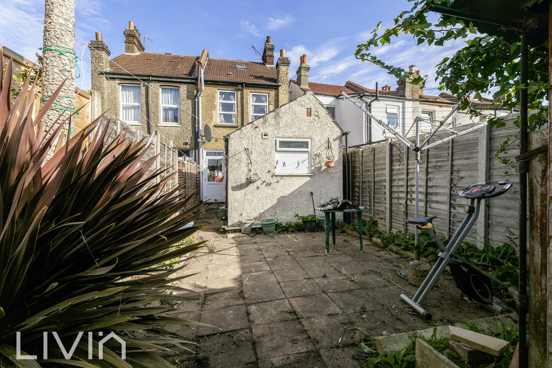 2 bed house for sale in Pemdevon Road, Croydon  - Property Image 12