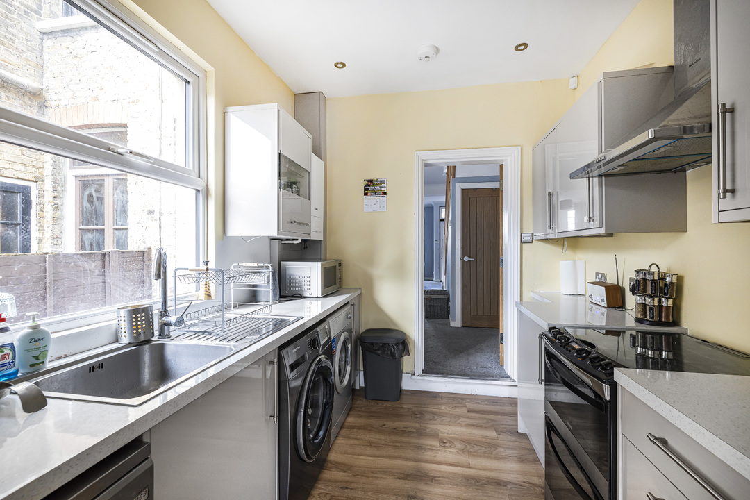 3 bed terraced house for sale in Kemble Road, Croydon  - Property Image 8