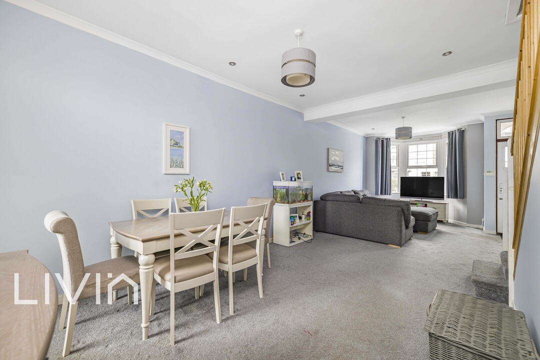 3 bed terraced house for sale in Kemble Road, Croydon  - Property Image 6