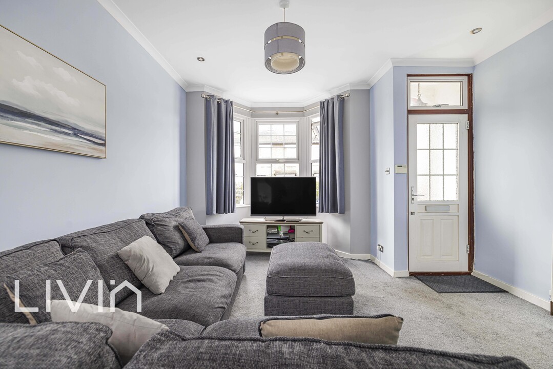 3 bed terraced house for sale in Kemble Road, Croydon  - Property Image 9