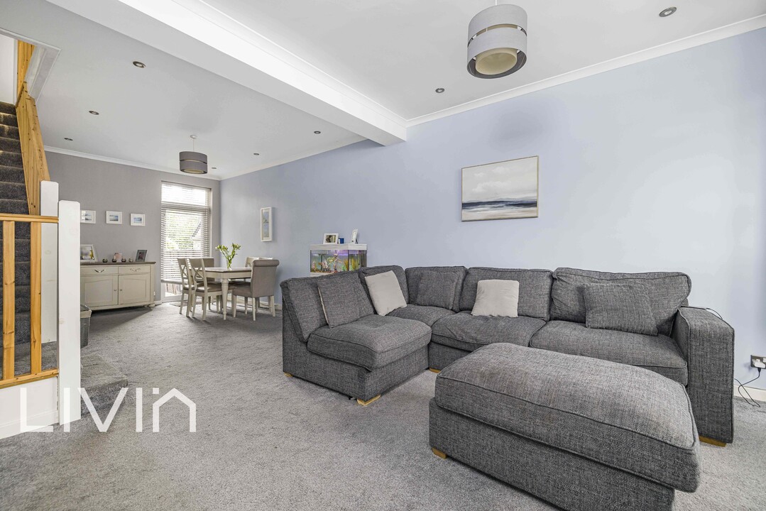 3 bed terraced house for sale in Kemble Road, Croydon  - Property Image 10